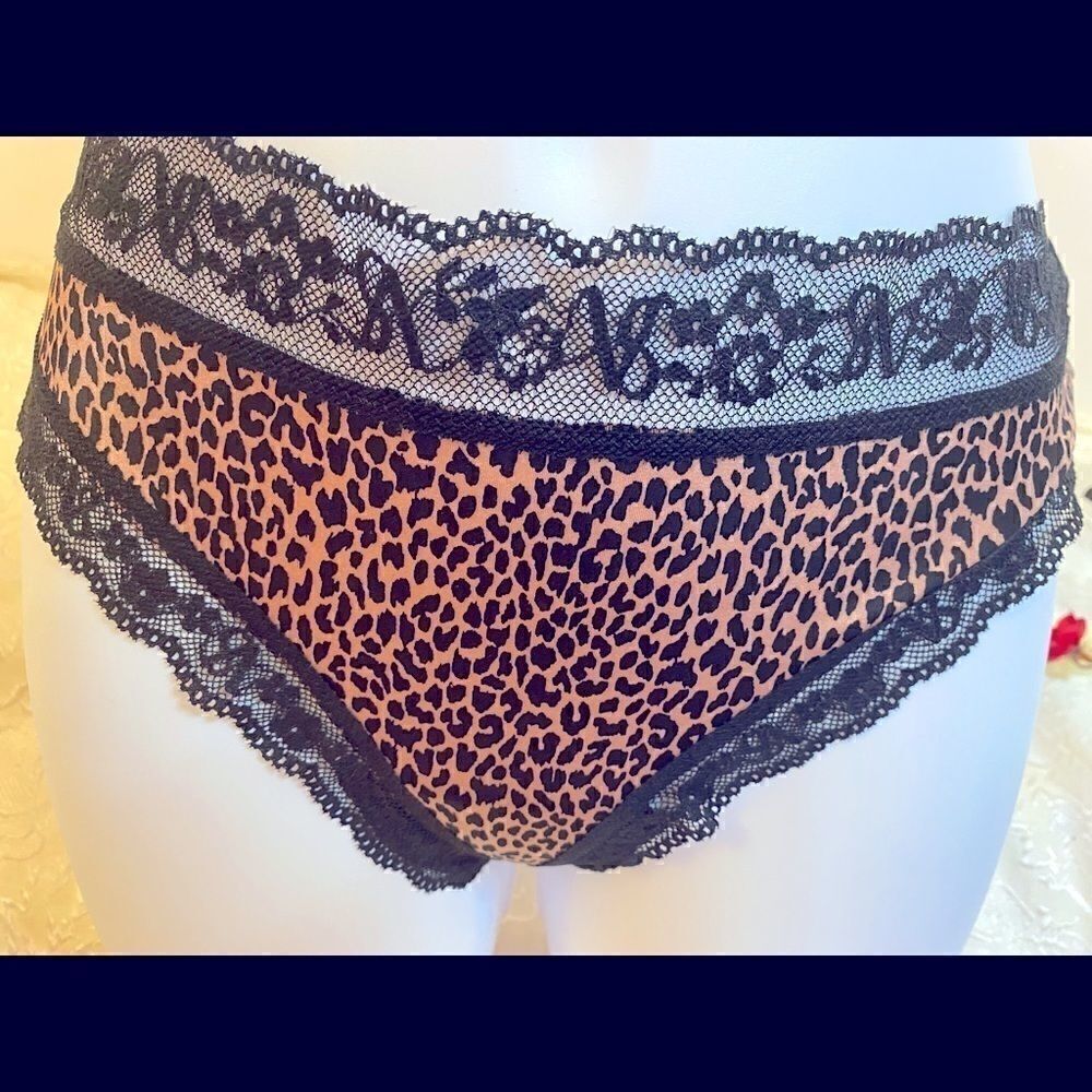 Victoria Secret  sexy  Thong/String panties -M